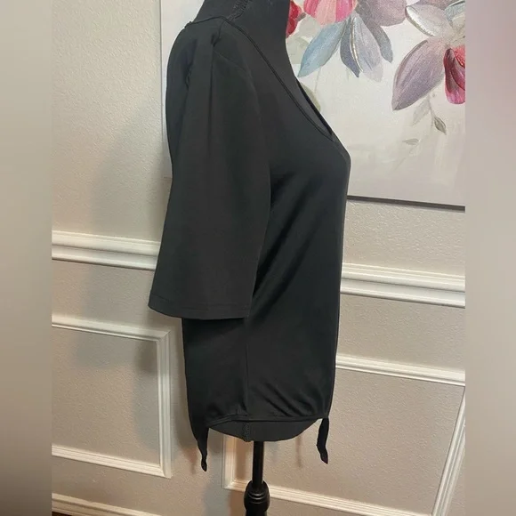 Black Fitted Bodysuit with Short Sleeves || Size 2XL (16) - Picture 5 of 13